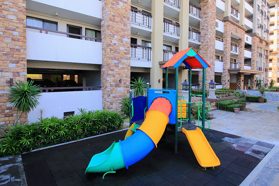 Condominium For Sale Near LRT Santolan Station Ateneo De Manila Miriam College UP Diliman Bali Oasis 2 Pasig Condominium Filinvest